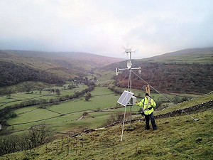 Small Fixed Wireless Broadband Mast from lncomms.co.uk