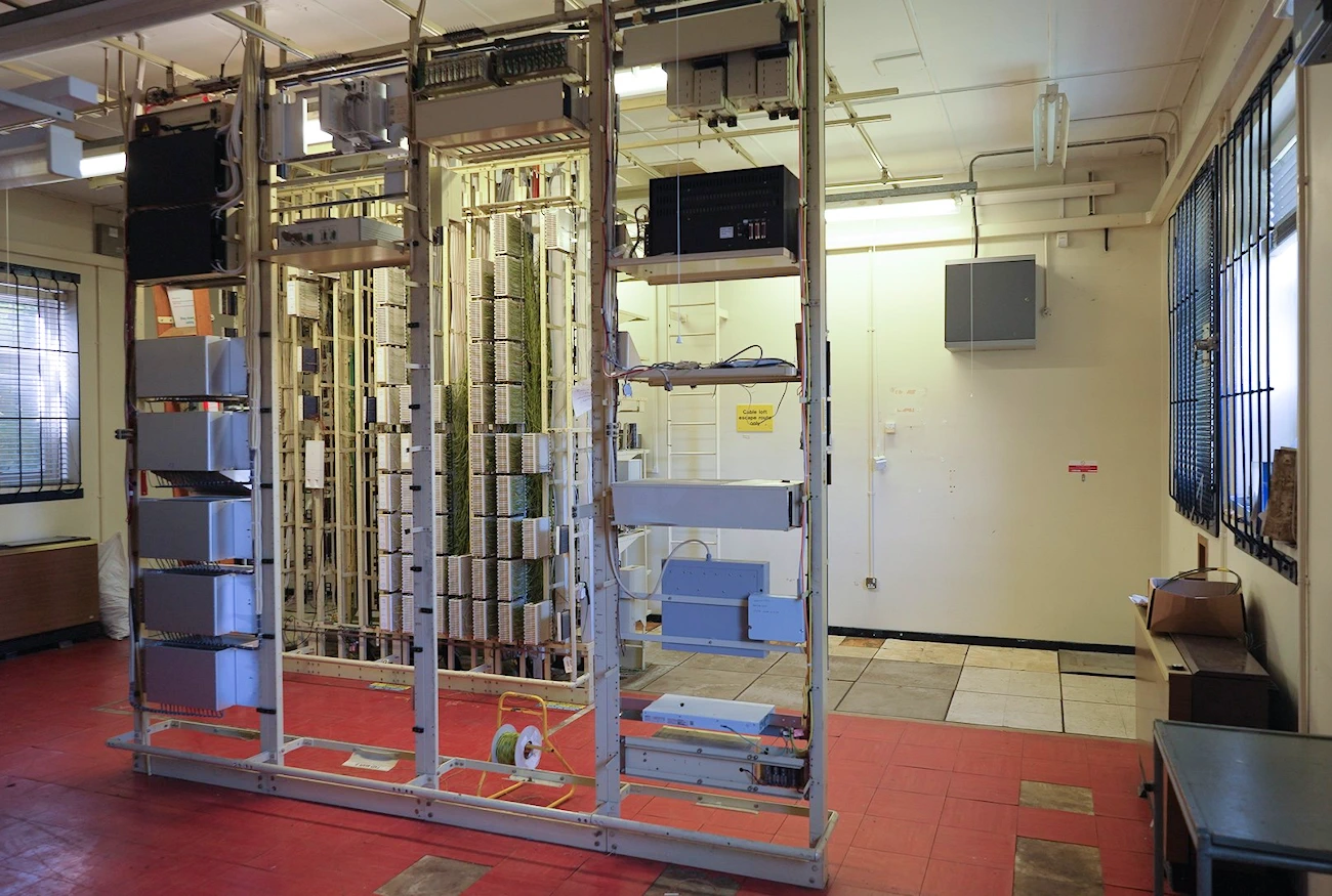 Openreach-Deddington-Exchange-Interior-Empty