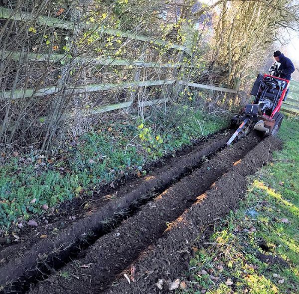 ecom_fibre_optic_trench