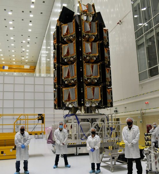 oneweb_36_leo_satellites_stacked