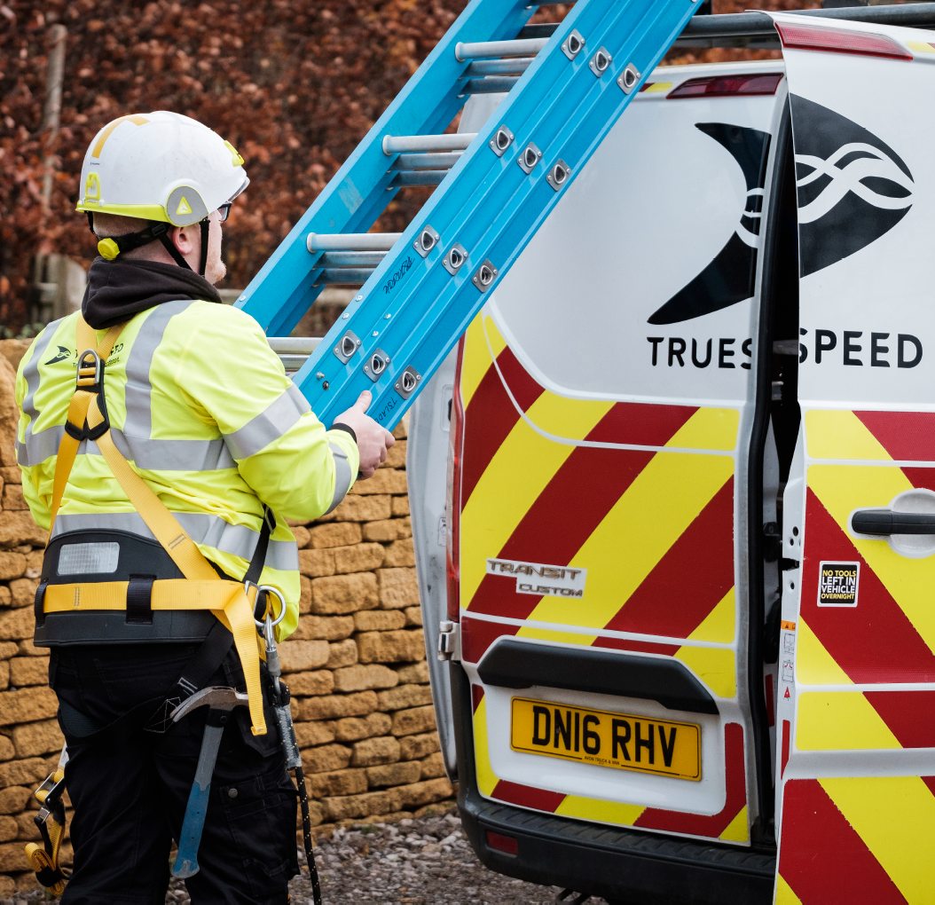 truespeed_fttp_engineer_and_van