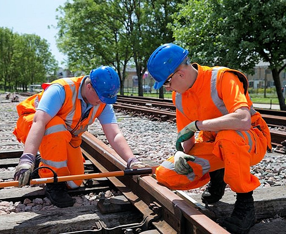 trains network rail engineers