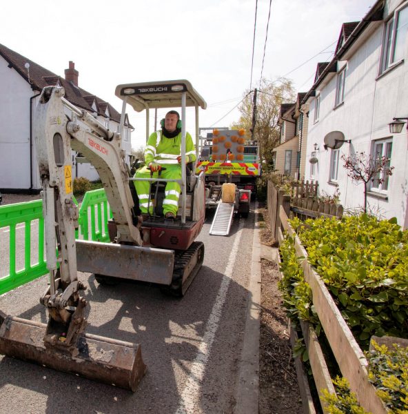 county_broadband_digger_and_engineer_picture