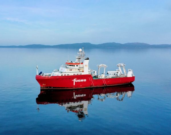 Fugro-Fibre-Optic-Cable-Laying-Ship-UK