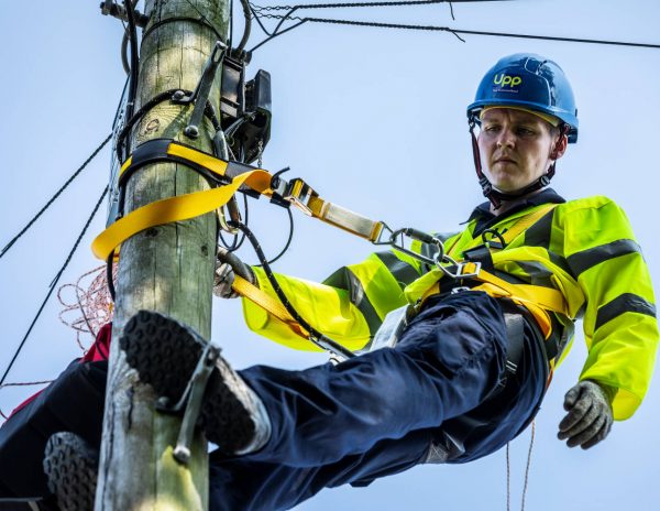 Upp-Engineer-on-Top-of-FTTP-Pole