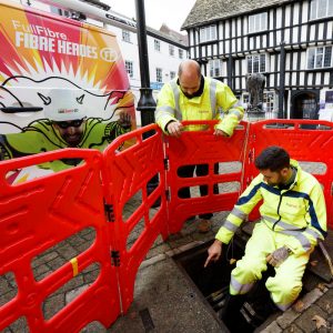 Full Fibre Limited Engineers in Street Chamber