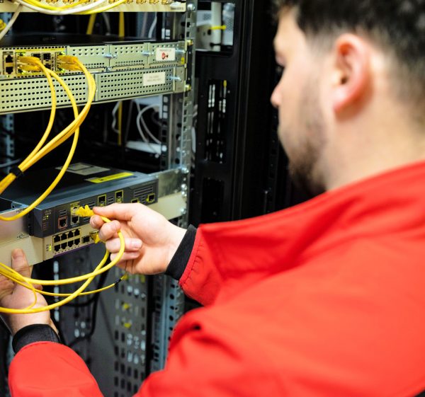 virgin media o2 network engineer at work 2021
