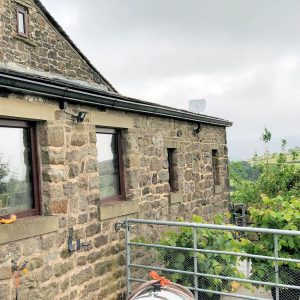 Derbyshire-Broadband-Antenna-on-House