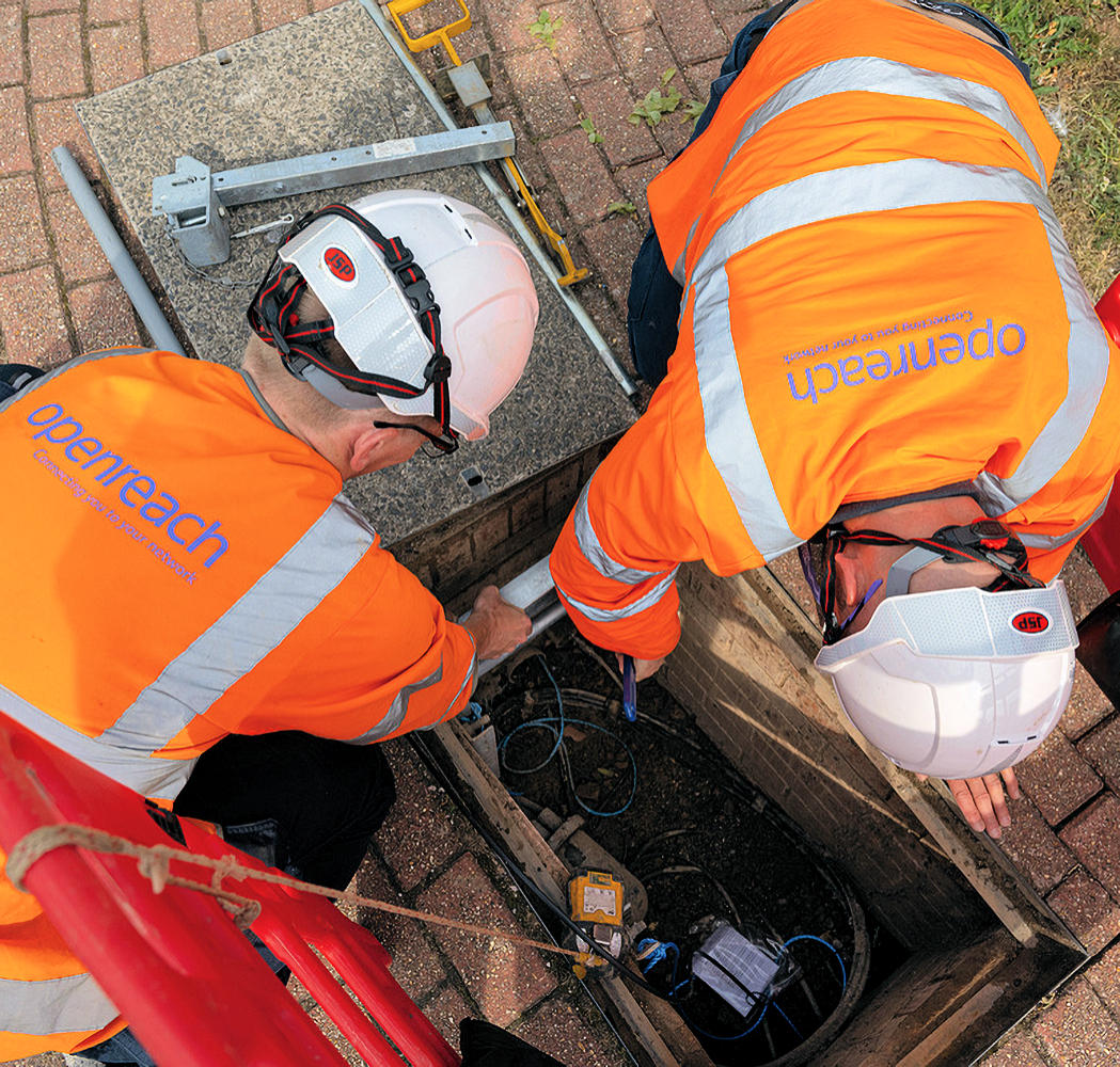 Engineers Over Fibre Chamber Openreach 2022