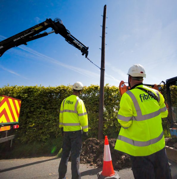 Fibrus-Engineers-Near-Telegraph-Pole