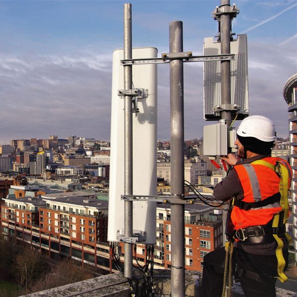 Vodafone UK 5G rooftop mast cell site