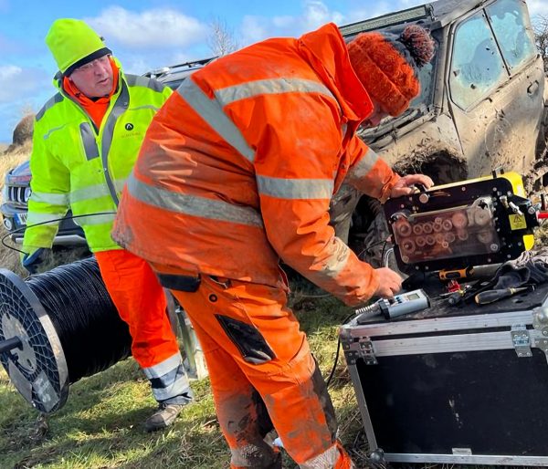 Alncom-Engineers-Working-in-Mud