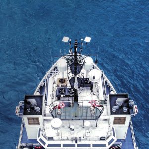 Starlink-Maritime-Dual-Terminals-on-Boat