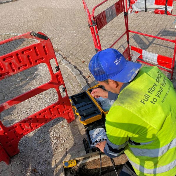 hey broadband engineer fwn by manhole