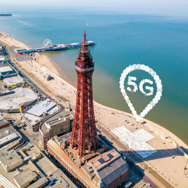 EE-UK-5G-Mobile-Signal-on-the-Beach