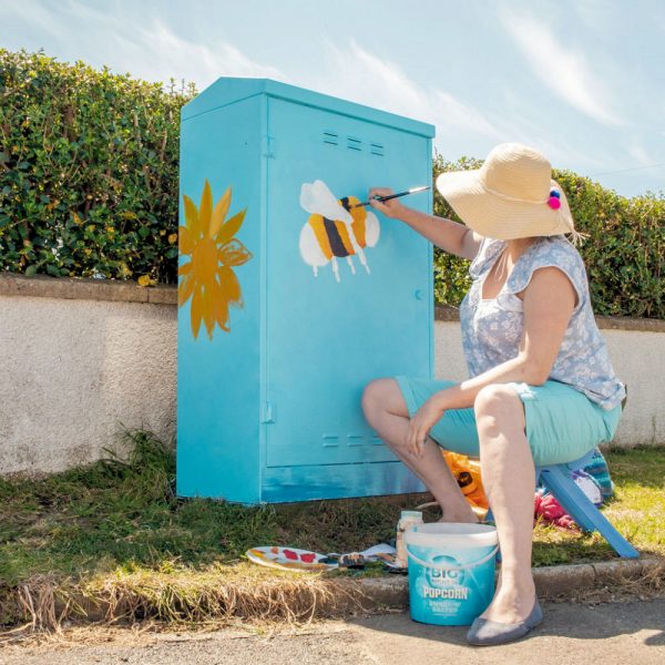 Ogi-Street-Cabinet-Painting