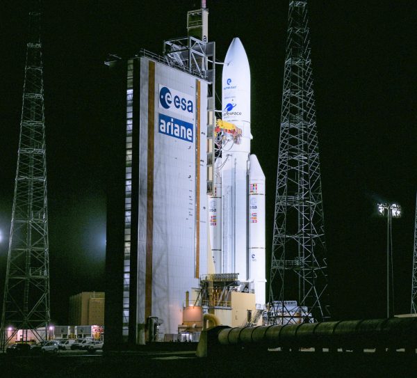 Eutelsat-Ariane-5-Rocket-with-KONNECT-VHTS-Satellite