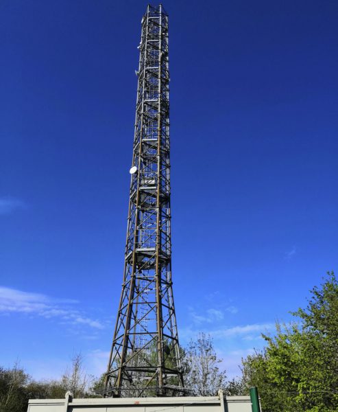 Village-Networks-and-Gigabeam-Mast