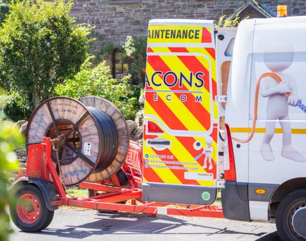 Beacons-Telecoms-Van-with-Fibre-Drum