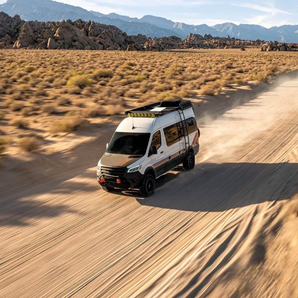 Starlink-for-RV-Motorhomes-on-Moving-Vehicle