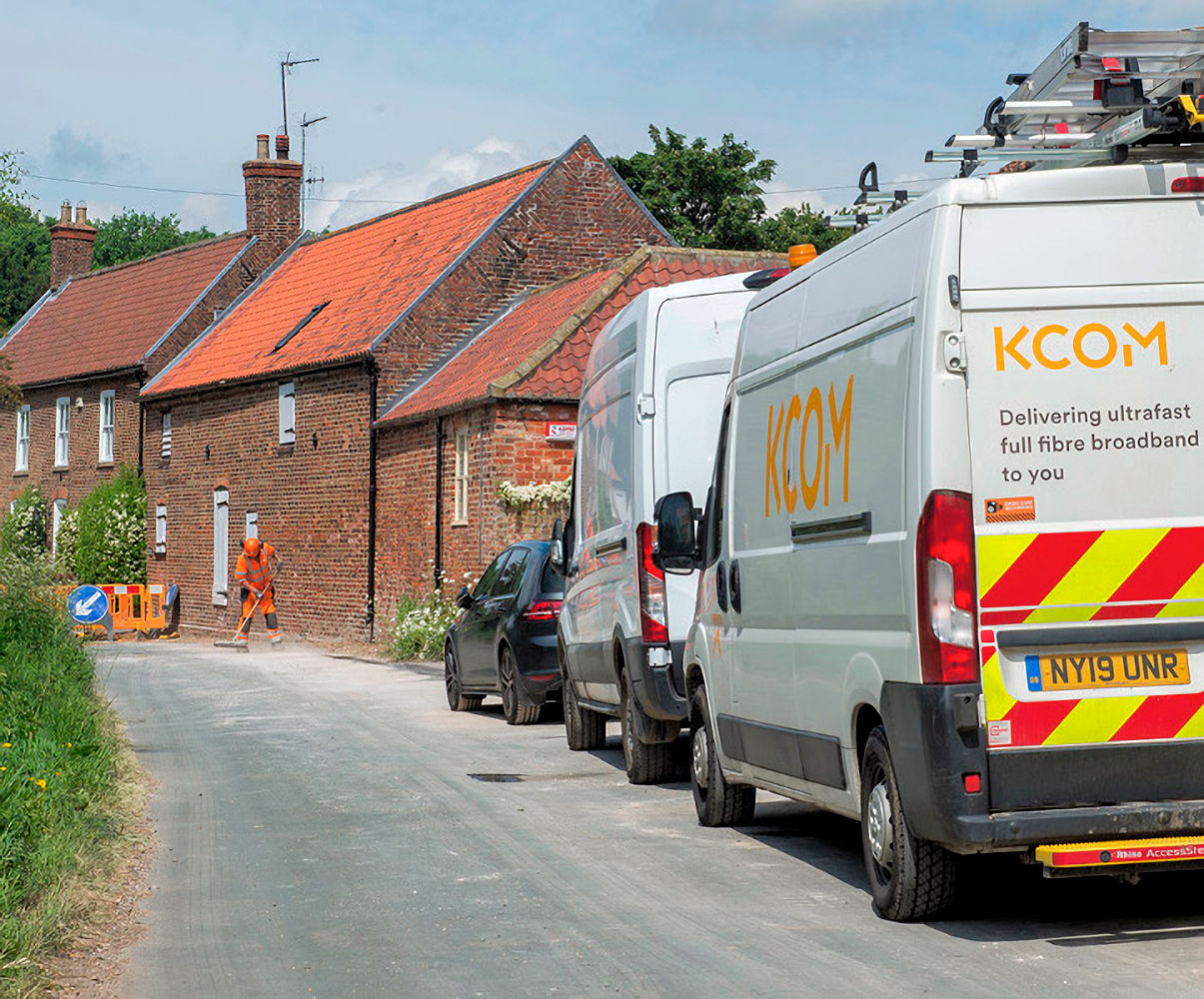 KCOM Engineer Vans on Lane