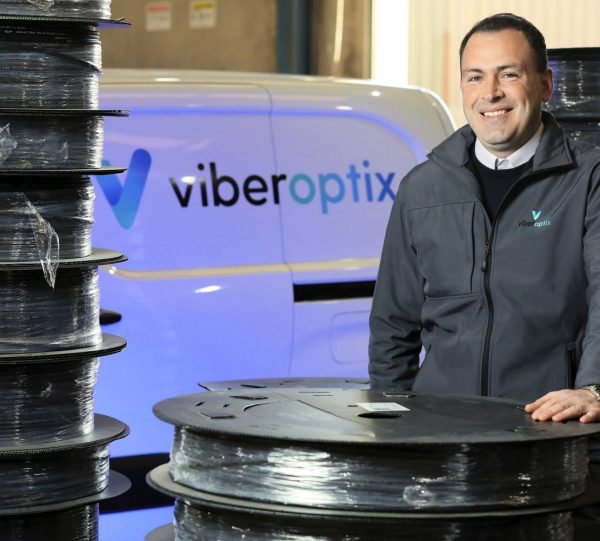 Viberoptix-CEO-next-to-van-and-fibre-drums