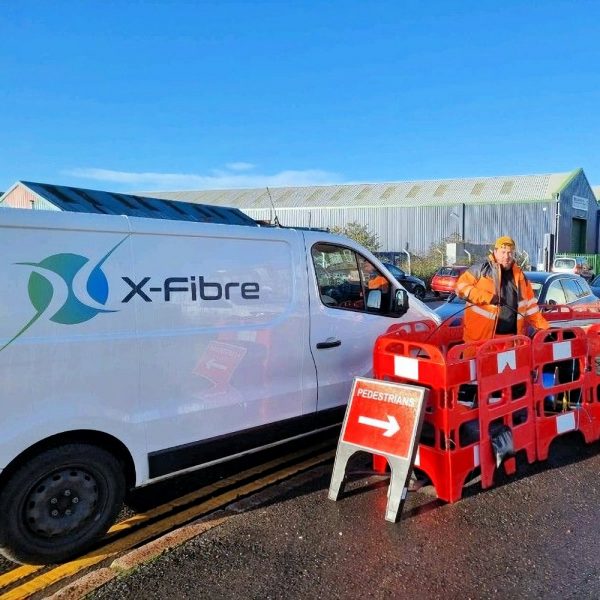 X-Fibre-Engineer-and-Van
