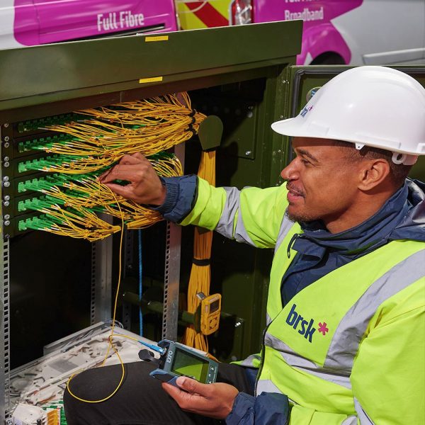 Brsk-Engineer-Working-in-FTTP-Cabinet