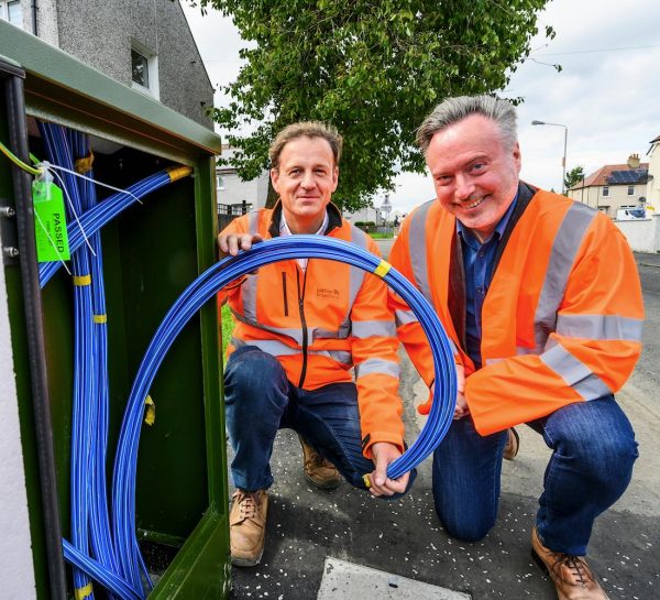 Lothian-Broadband-Engineers-Next-to-Cabinet-in-Scotland