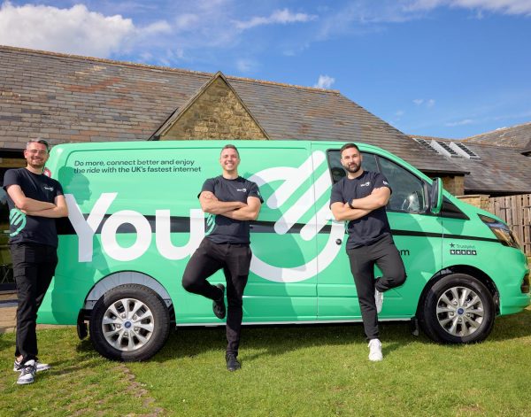 YouFibre-Van-and-Management-Team-Side-View