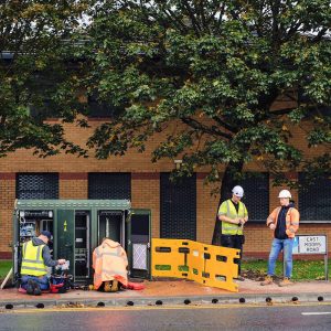 Ogi-Engineers-Install-FTTP-Cabinet