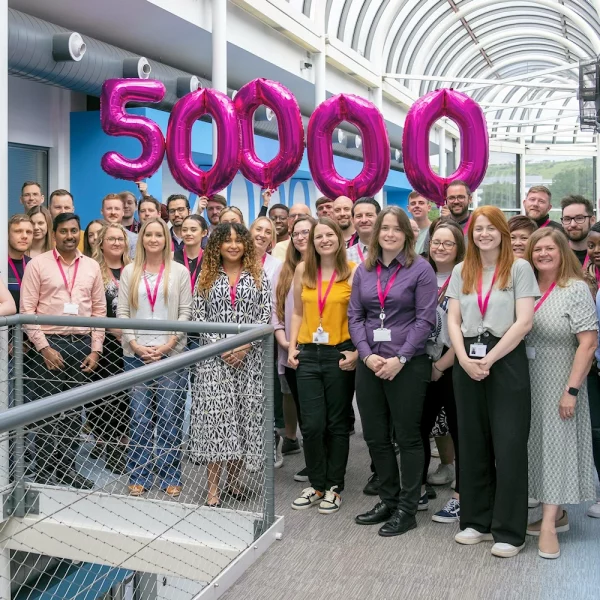 toob-staff-celebrate-50000-uk-broadband-customers