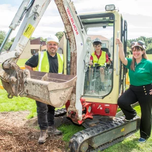 Quickline-Shows-Children-How-to-Dig-Fibre