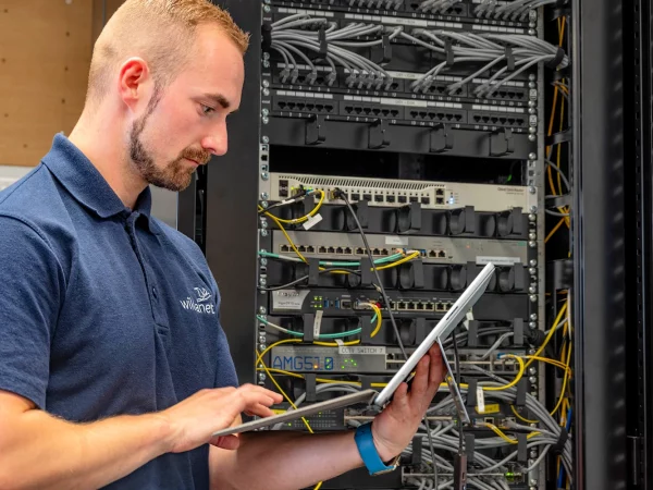 Wildanet-engineer-at-Cornwall-Airport