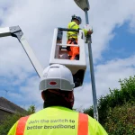 Voneus-engineers-working-up-pole