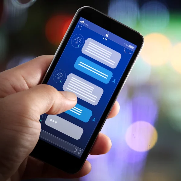 Smartphone-chat-and-text-SMS-messages-uk-123rf-106949094