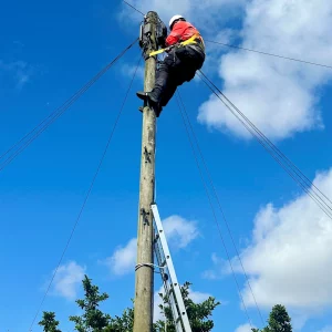 Virgin-Media-O2-2025-Engineer-up-telecoms-poles
