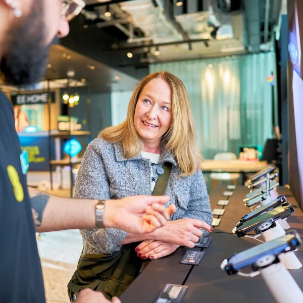 EE-Mobile-Phone-Swap-UK-Staff