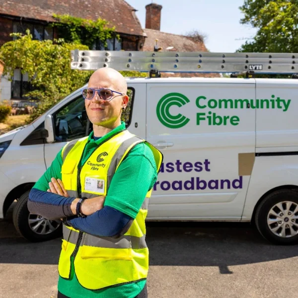 Community-Fibre-engineer-next-to-van