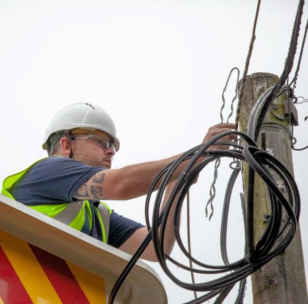 airband_fttp_build_telegraph_pole