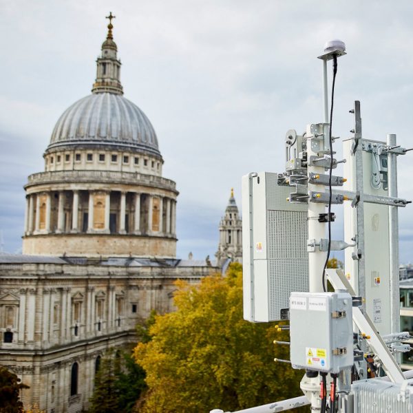 ee_london_5g_antenna_trial