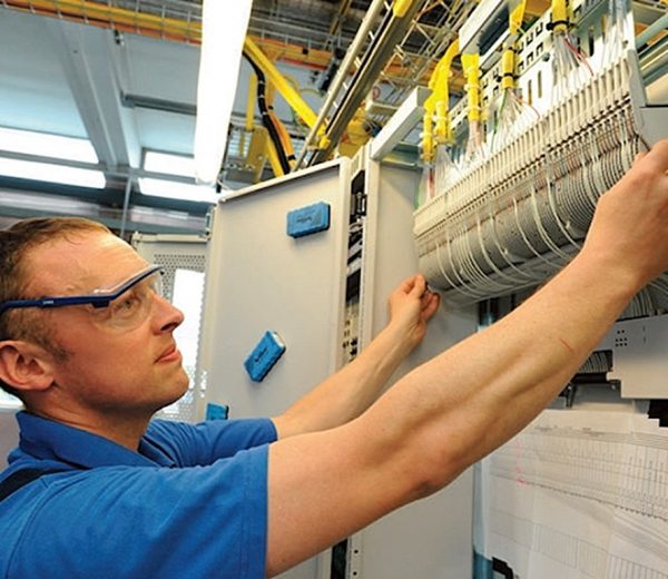 indoor_telecoms_engineer_bt_openreach